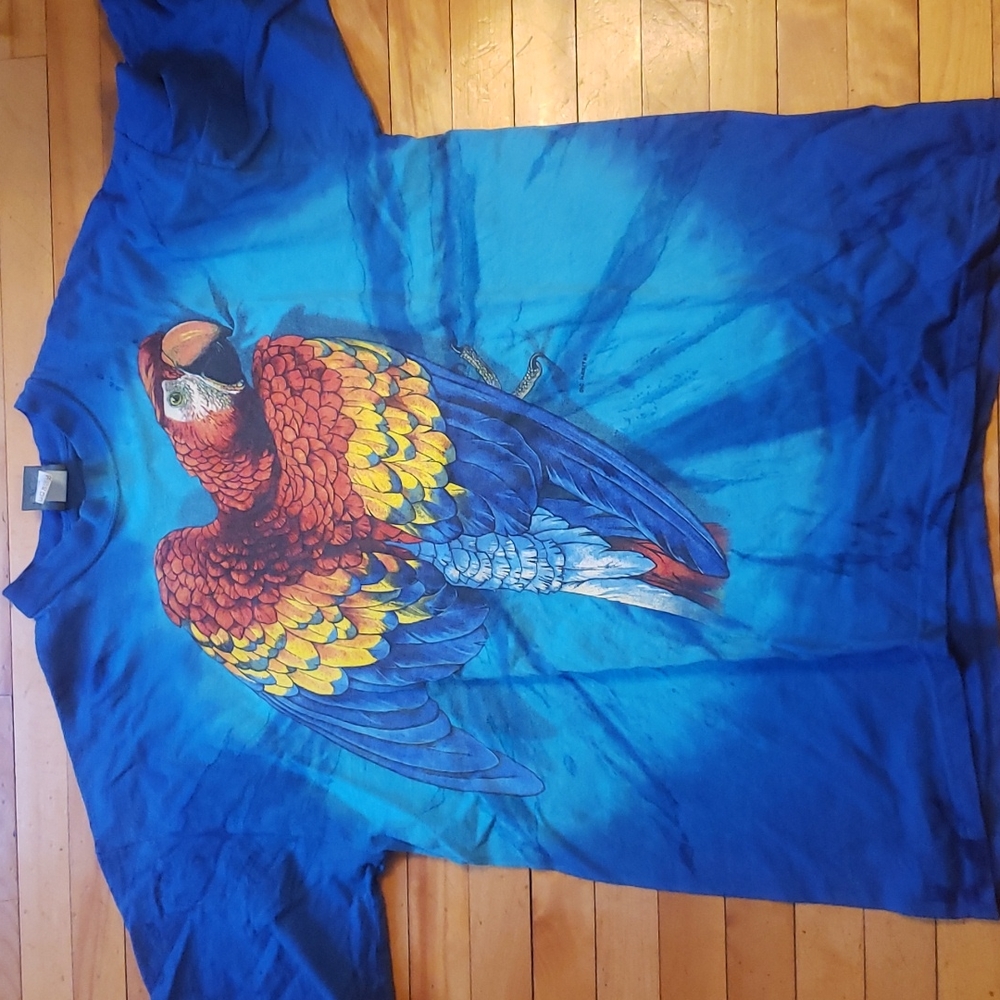 Vintage Tie Dye parrot tee by Habitat size is Large